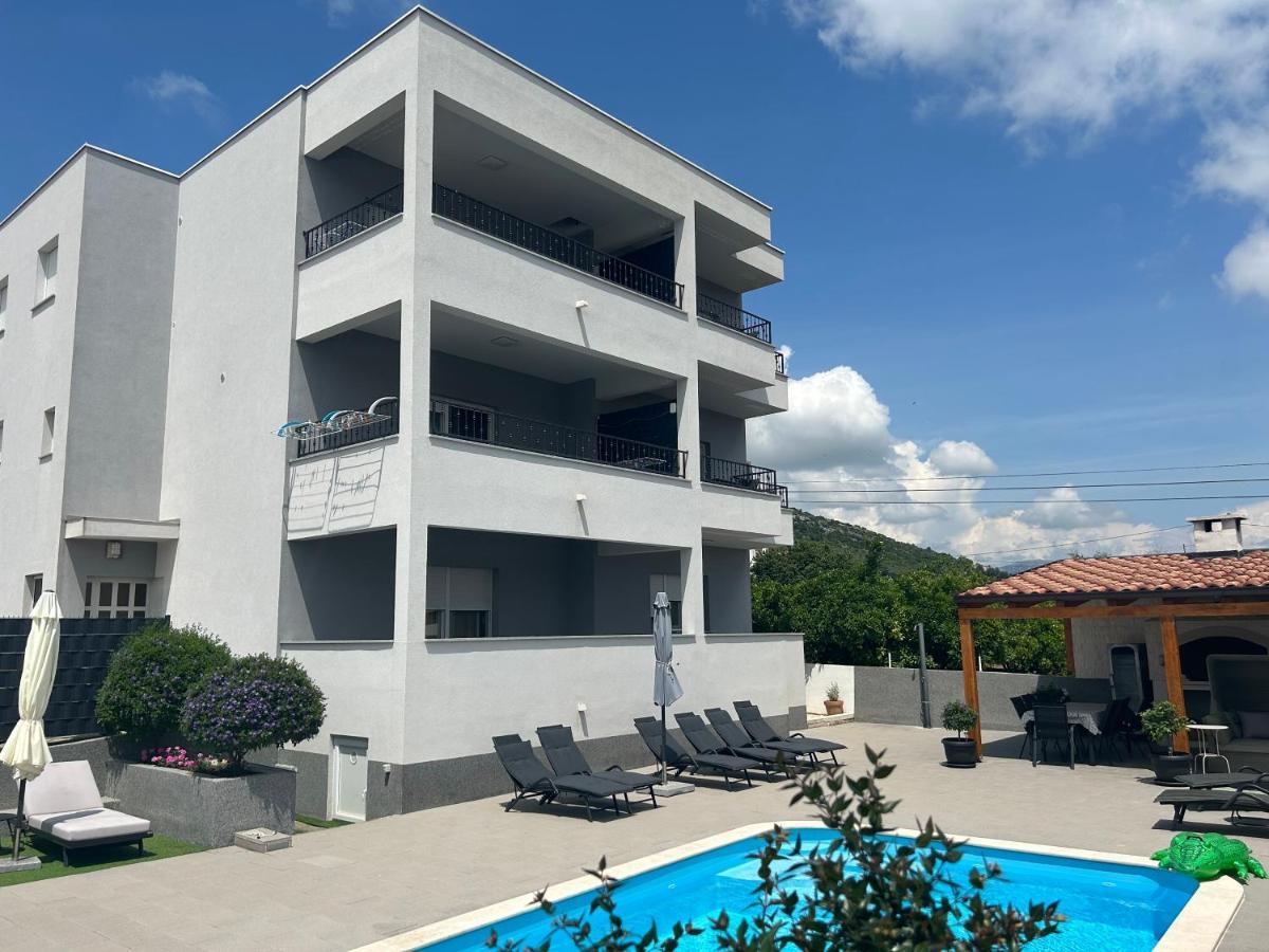 Villa Apartment Aa 2 Trogir Bagian luar foto