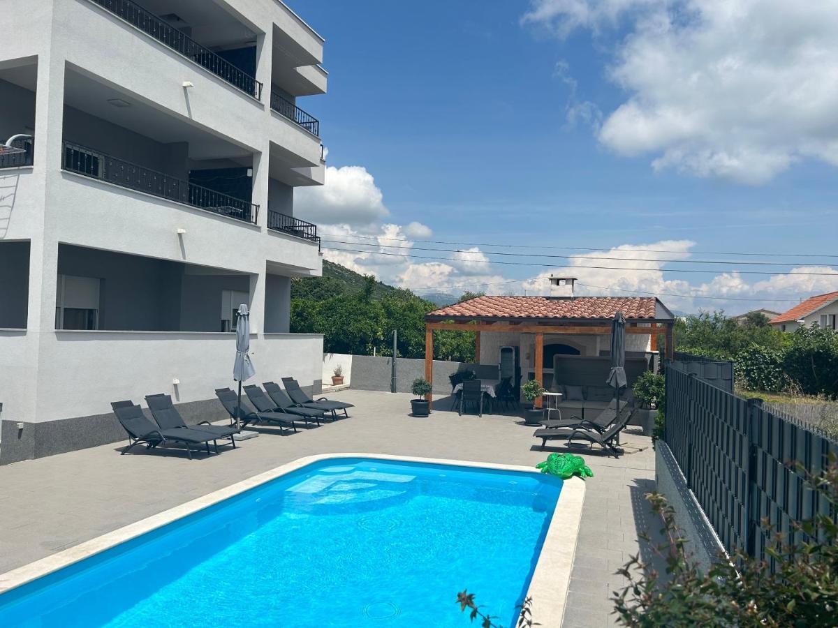 Villa Apartment Aa 2 Trogir Bagian luar foto