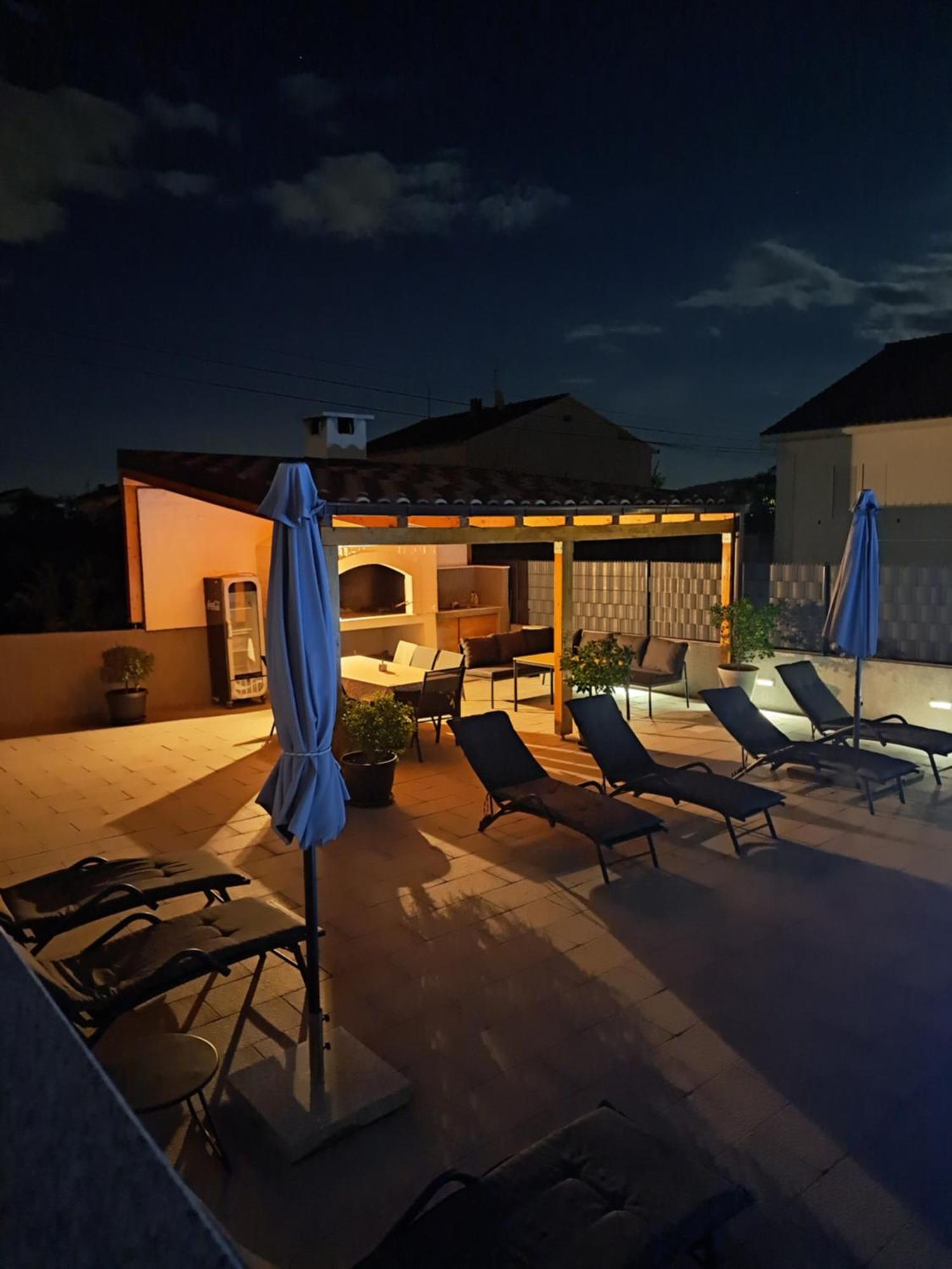 Villa Apartment Aa 2 Trogir Bagian luar foto