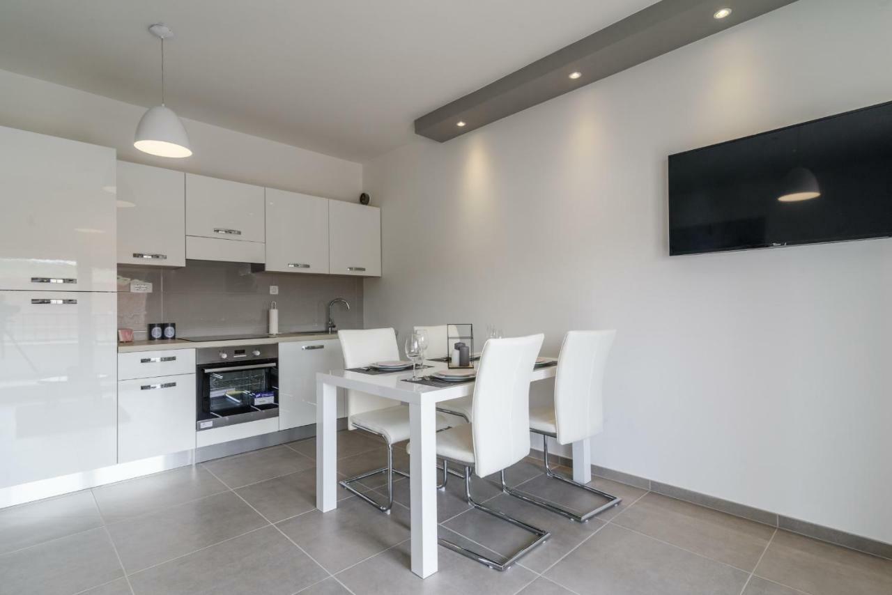 Villa Apartment Aa 2 Trogir Bagian luar foto