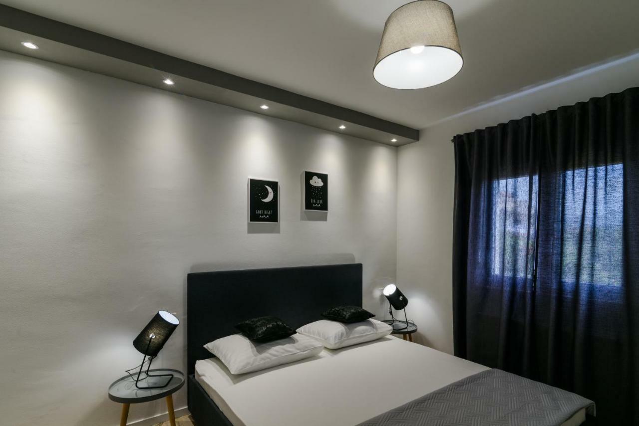 Villa Apartment Aa 2 Trogir Bagian luar foto