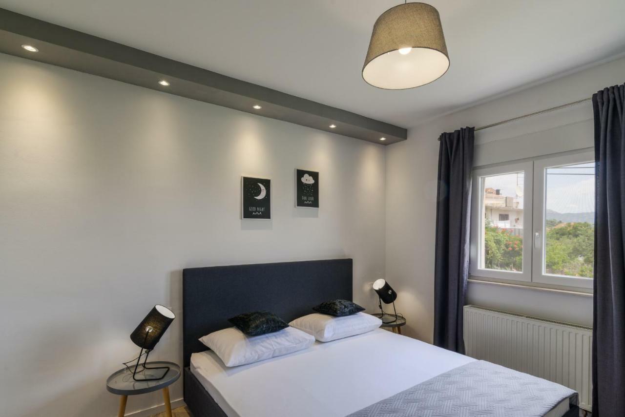 Villa Apartment Aa 2 Trogir Bagian luar foto