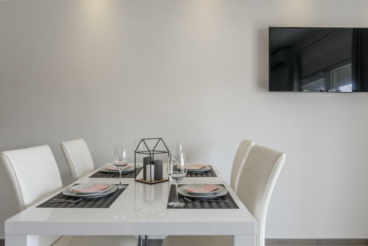Villa Apartment Aa 2 Trogir Bagian luar foto